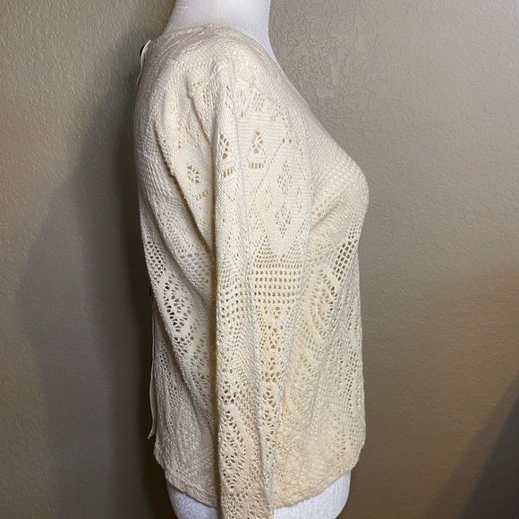 Gimmicks Cream Crochet w/ Tassel Top - Picture 6 of 14